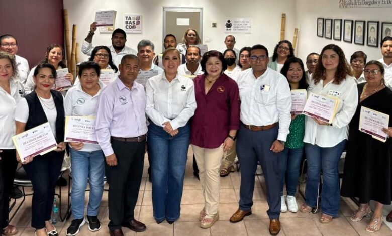 Reconoce labor de trabajadores en el cumplimiento de metas del IEAT
