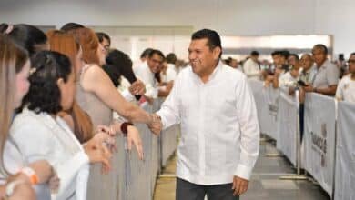 Fortalece finanzas y destina casi 8 de cada 10 pesos al desarrollo social