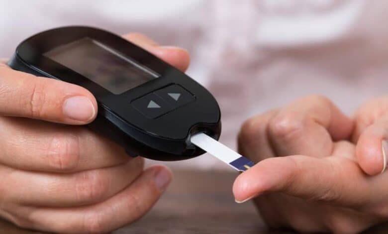 DIF Tabasco refuerza programas de rehabilitación, entrega lentes y capacita a personas con debilidad visual