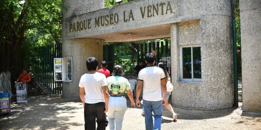 La Venta se viste de fiesta con el espectáculo navideño de estudiantes