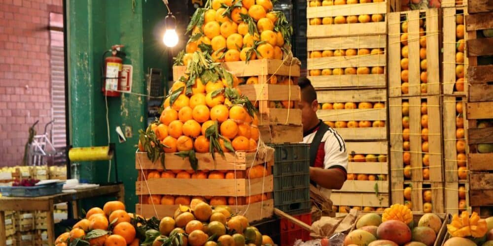Mandarina se vende entre 30 y 69 pesos en Villahermosa; comerciantes reportan mala calidad