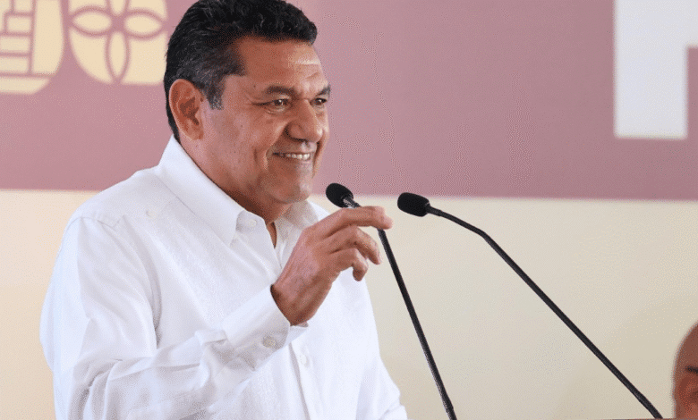 El mandatario tabasqueño, Javier May Rodríguez, arremetió contra sus detractores, acusándolos de ser "rateros" con cuentas públicas reprobadas y falta de autoridad, mientras defiende el crédito aprobado para el megaproyecto Villahermosa 2030.