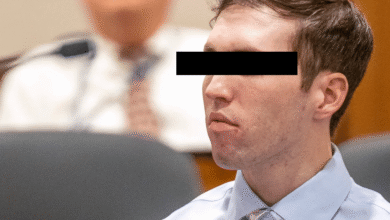 Tyler Robinson, acusado de asesinar al activista conservador Charlie Kirk durante un evento en la Universidad del Valle de Utah, compareció por primera vez en persona ante el tribunal.