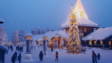 Rovaniemi, en la Laponia finlandesa, se posiciona como uno de los destinos más especiales del mundo para pasar el 25 de diciembre, combinando tradición navideña, naturaleza ártica y experiencias únicas bajo la nieve.