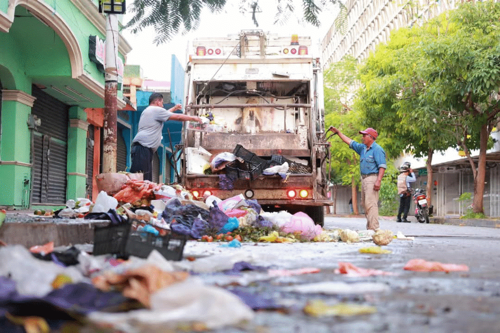 Centro Villahermosa limpieza,operativo limpieza Navidad,Ayuntamiento de Centro,Yolanda Osuna,mercados Villahermosa,recolección de basura,limpieza urbana Tabasco,servicios municipales