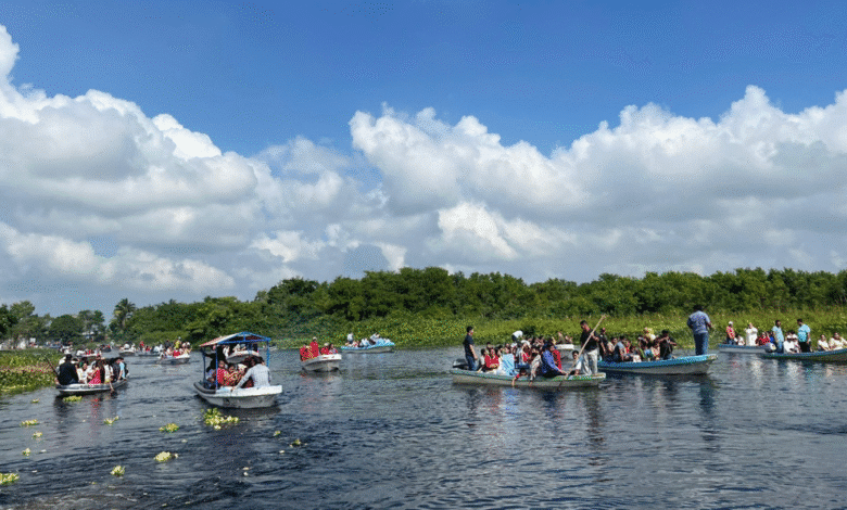 103 años de fe y tradición la procesión náutica del Señor de Esquipulas ilumina Reforma