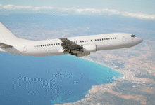 Un avión privado con ocho personas a bordo se estrelló la noche de este martes dentro del Aeropuerto Internacional de Bangor, en el estado de Maine, Estados Unidos. La Administración Federal de Aviación (FAA) confirmó el accidente e informó que ya se inició una investigación para determinar las causas del siniestro.