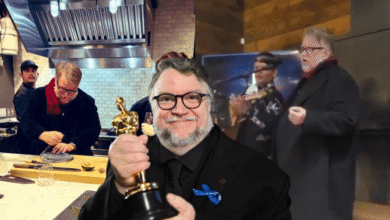 Guillermo del Toro sorprende al hacer tortillas y cantar con todo y mariachi