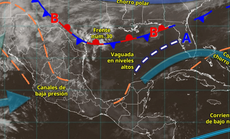 Este día, una circulación ciclónica en altura ingresará sobre el noroeste de México e interaccionará con un nuevo frente frío (núm. 31)