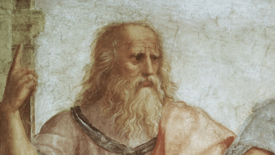 Platón (c. 427–347 a. C.) fue un filósofo griego, alumno de Sócrates y maestro de Aristóteles, cuya obra sentó las bases de la filosofía occidental, con una ideología especial sobre la vida y el amor que ha trascendido en el lenguaje universal contemporáneo.