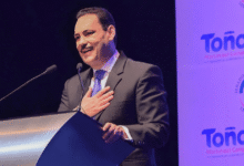 El senador Antonio Martín del Campo, se presentó en el Teatro de Aguascalientes para informar sus actividades legislativas.