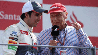 Sergio “Checo” Pérez evocó uno de los momentos más simbólicos de su carrera en la Fórmula 1: el gesto de respeto que recibió del legendario Niki Lauda tras su histórico segundo lugar en el Gran Premio de Italia 2012.