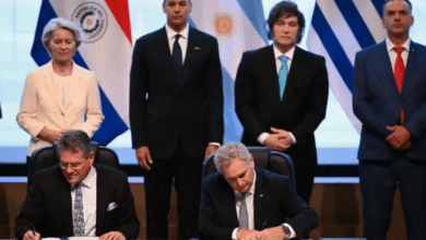 Después de casi un cuarto de siglo de negociaciones, el Mercosur y la Unión Europea firmaron un acuerdo histórico que da origen a la mayor zona de libre comercio del planeta.