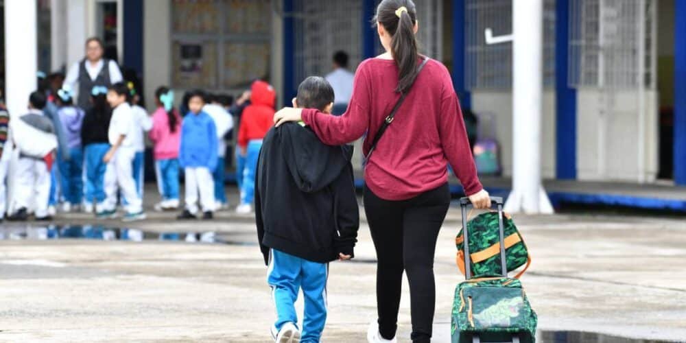 Saldo blanco y vialidad fluida en el regreso a clases Javier May