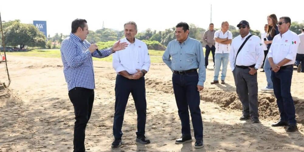 Supervisan construcción de viviendas dignas en Centro