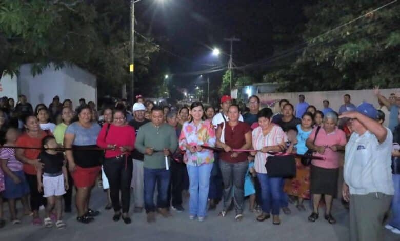 Transforman con modernización de alumbrado a Lázaro Cárdenas y Anacleto Canabal