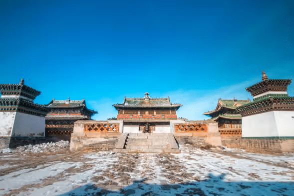 Mongolia,turismo de aventura,desierto del Gobi,estepas mongolas,cultura nómada,yurtas,Ulán Bator,Karakórum,lago Khövsgöl,viajes alternativos