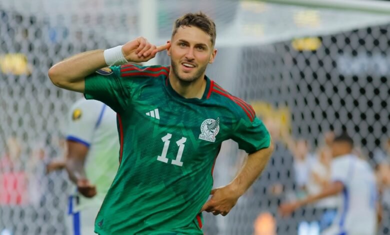 Santiago Giménez pide confiar en los jóvenes mexicanos (Foto de internet)