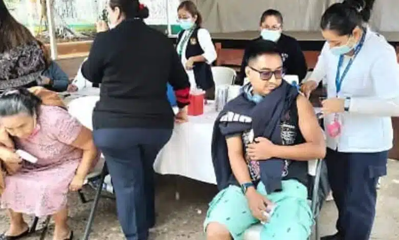Activan megajornada de vacunación en plazas y parques de Tabasco