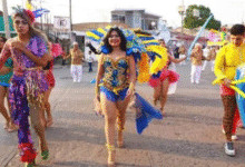 Centro despliega el color del carnaval y el romanticismo