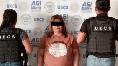 Detienen en Oaxaca a funcionaria del Registro Civil por venta de actas falsas a migrantes