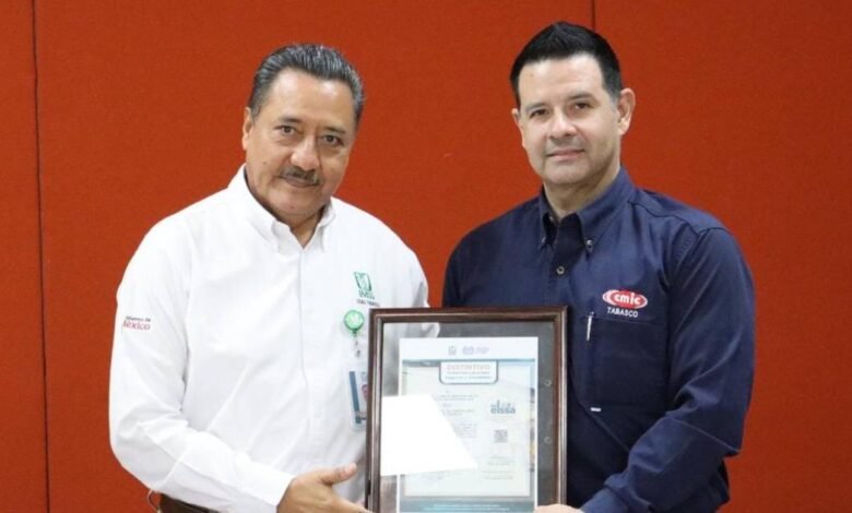 Entrega IMSS Tabasco Distintivo ELSSA a Cámara de la Industria de la Construcción