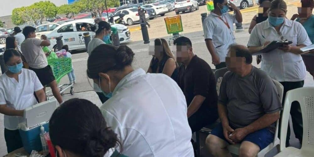 IMSS Tabasco aplica más de 14 mil vacunas en un solo fin de semana. Foto: Cortesía.