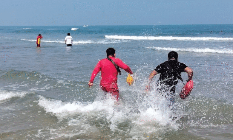 Intensifican adiestramiento en rescate acuático, previo a las vacaciones de Semana Santa
