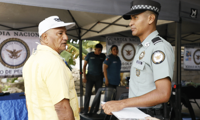 Llevan servicios de bienestar y seguridad a la Francisco Villa