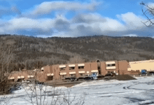 Un tiroteo en la Escuela Secundaria Tumbler Ridge, en Columbia Británica, Canadá, dejó al menos diez personas fallecidas —incluido el sospechoso— y más de 25 heridos.