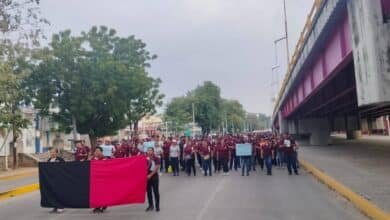 STAIUJAT toma las calles tras el bloqueo judicial a huelga