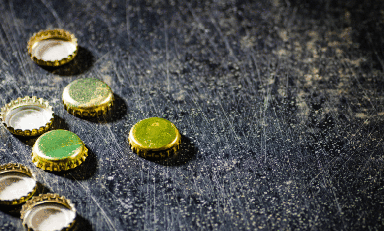 Heineken anunció un plan de reducción de entre 5.000 y 6.000 puestos de trabajo en los próximos dos años como parte de una reestructuración global orientada a fortalecer su rentabilidad, pese a reportar crecimiento en beneficios durante 2025.