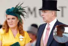 Correos electrónicos, mensajes y registros audiovisuales muestran cómo Jeffrey Epstein mantuvo contacto con integrantes de la realeza europea y asesores de Medio Oriente, pese a su historial como delincuente sexual convicto.