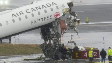 Accidente en aeropuerto LaGuardia deja muertos y decenas de heridos en Nueva York