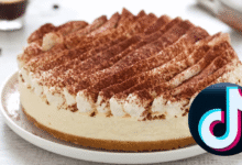 Cheesecake de tiramisú: El postre híbrido que conquista las redes sociales este 2026 (Fos por The Output y Cucchiaio d'Argento)