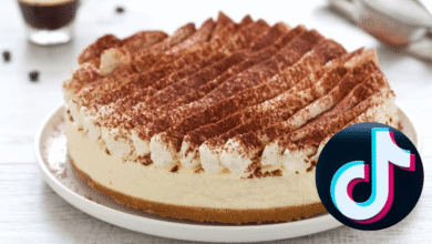 Cheesecake de tiramisú: El postre híbrido que conquista las redes sociales este 2026 (Fos por The Output y Cucchiaio d'Argento)