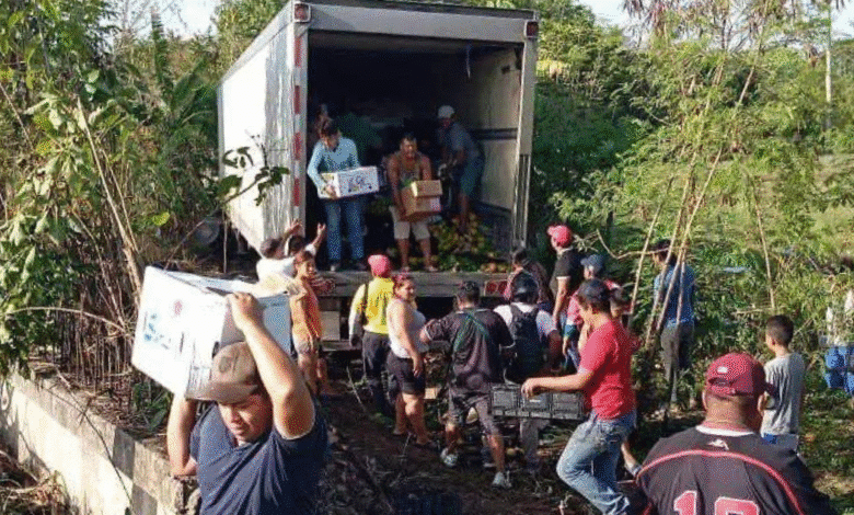 Denuncian que empresas cobran a traileros carga robada por rapiña