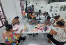 Manos teapanecas tejen futuro con fibra de plátano