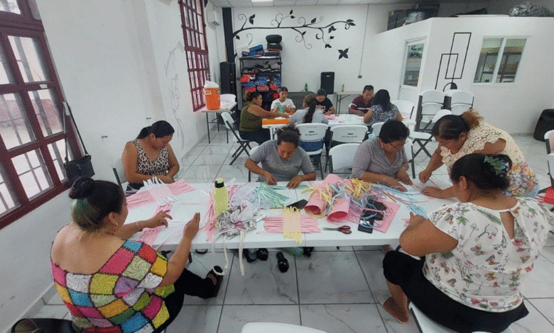 Manos teapanecas tejen futuro con fibra de plátano