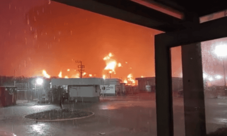 Pemex reporta control de conato de incendio en refinería Dos Bocas