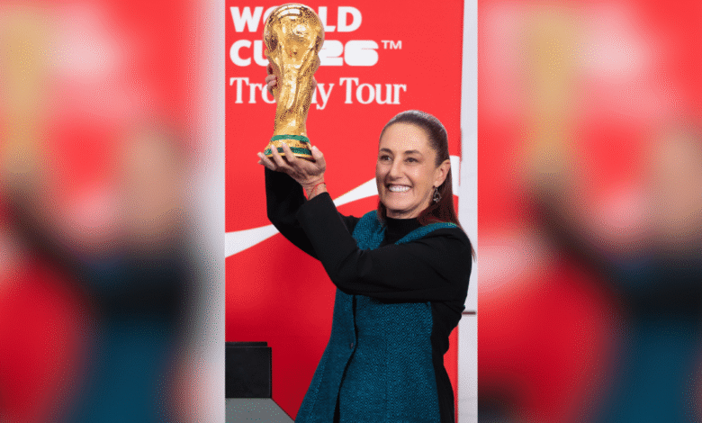 Sheinbaum, primera en levantar la Copa