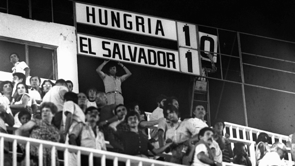 récords Mundiales FIFA,Héctor Castro Uruguay 1930,superación personal fútbol,partido con más tarjetas rojas,mayor goleada Mundial España 82,Dejan Stanković historia,gol más rápido suplente,curiosidades Copa del Mundo,historia Selección Mexicana,datos históricos fútbol.
