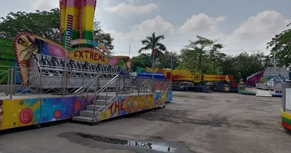 arriban los primeros juegos mecánicos al parque tabasco (1)