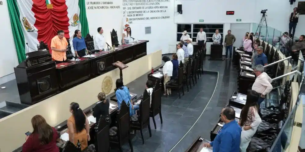 blindan pensiones y protegen salarios de burócratas en tabasco