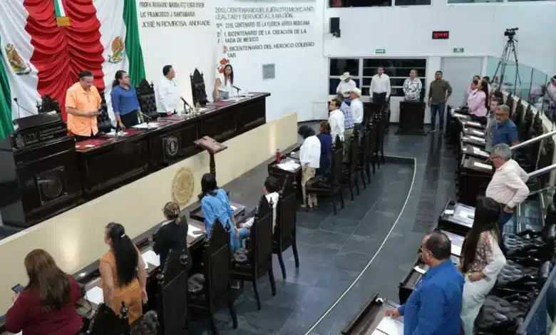 blindan pensiones y protegen salarios de burócratas en tabasco