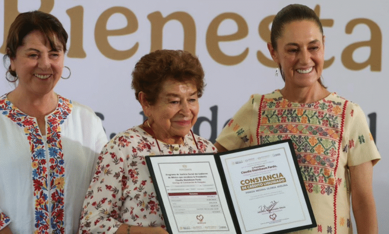 Claudia Sheinbaum entregan escrituras y condonaciones en Morelos