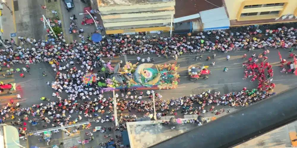 Histórica participación ciudadana en carros alegóricos (Foto de cortesía)