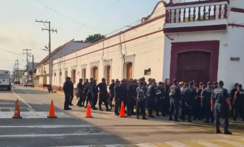 Estalla paro laboral de policías en Jonuta paro, denuncian abusos y carencias