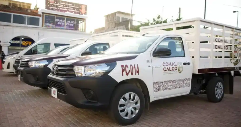 javier may y ovidio peralta entregan nuevo parque vehicular