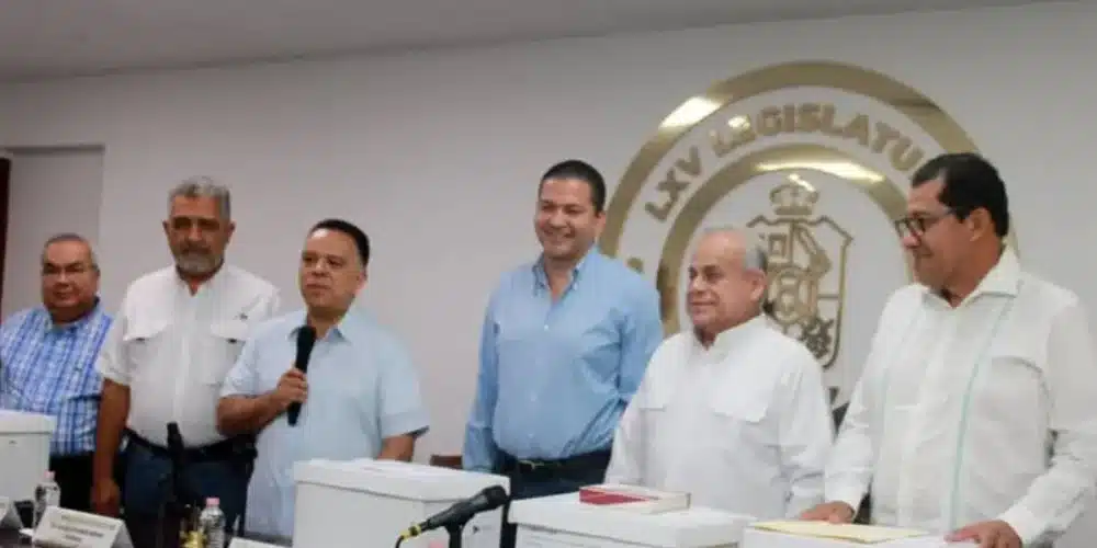 Poder legislativo recibe cuentas públicas 2025
